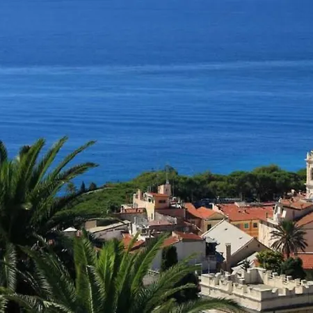Della Punta Hotel 3*